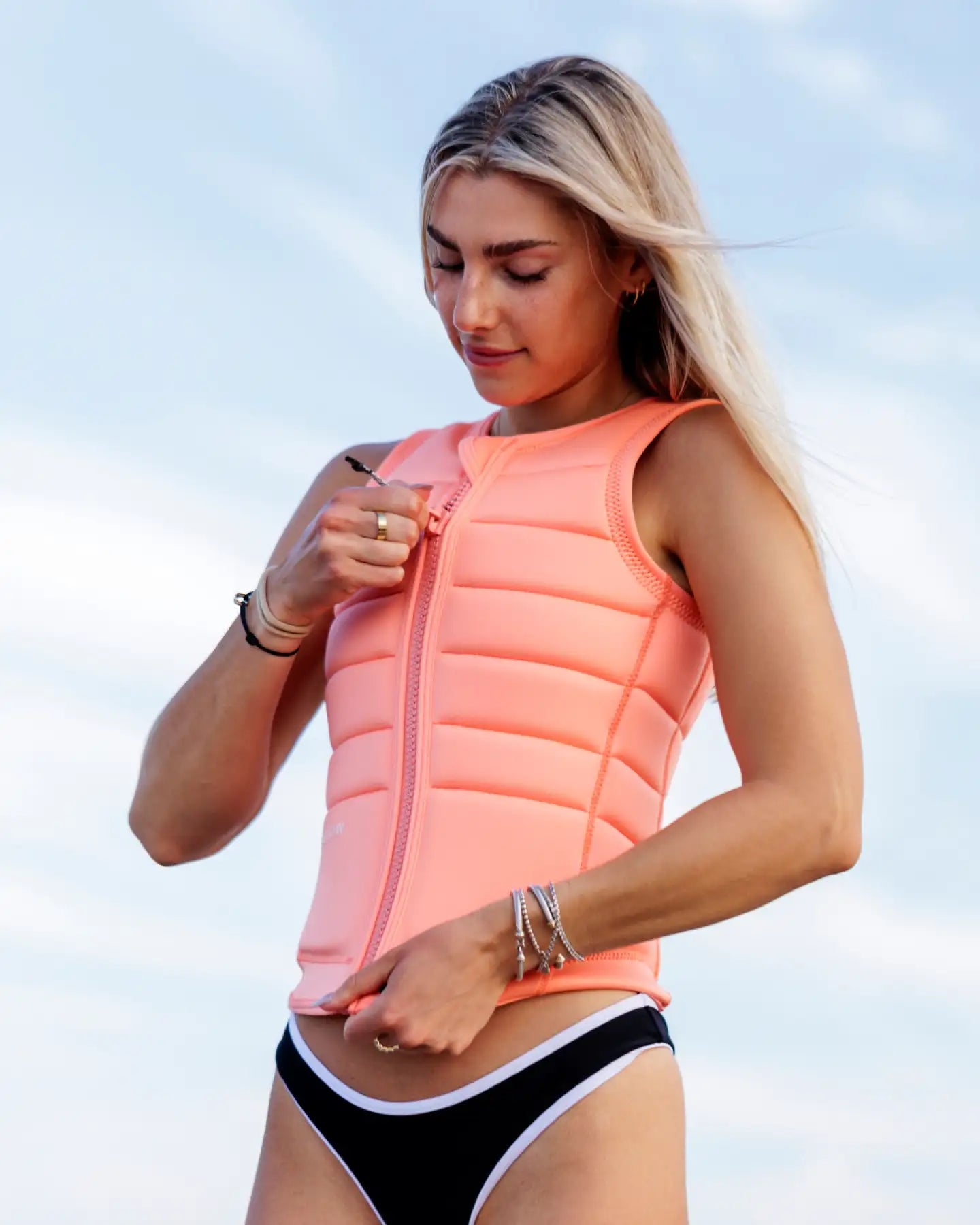 ☆かめ☆UNFOLK Peach brushed classic vest Total Womens Impact Vest in Melon - Follow - Femme – Windsurf